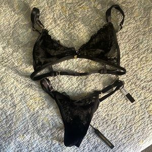 - Gooseberry Lingerie Set